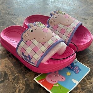 NWT Peppa Pig Kids Checkered Pink Slide Sandals